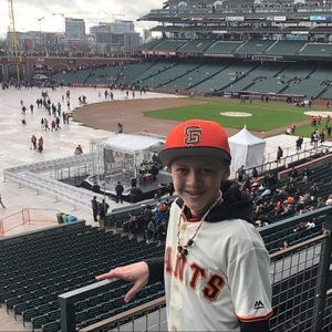 Meet your Posher, Dominic